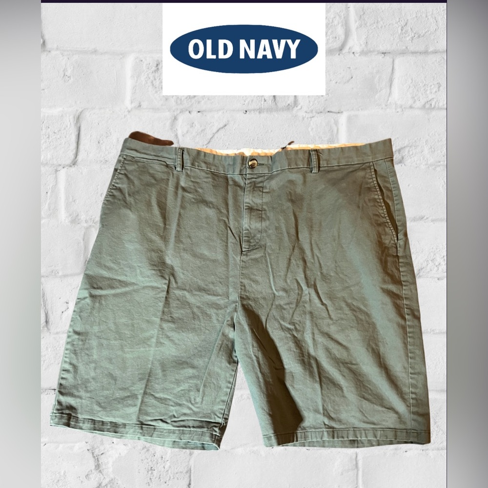 Old navy men’s shorts sz 48